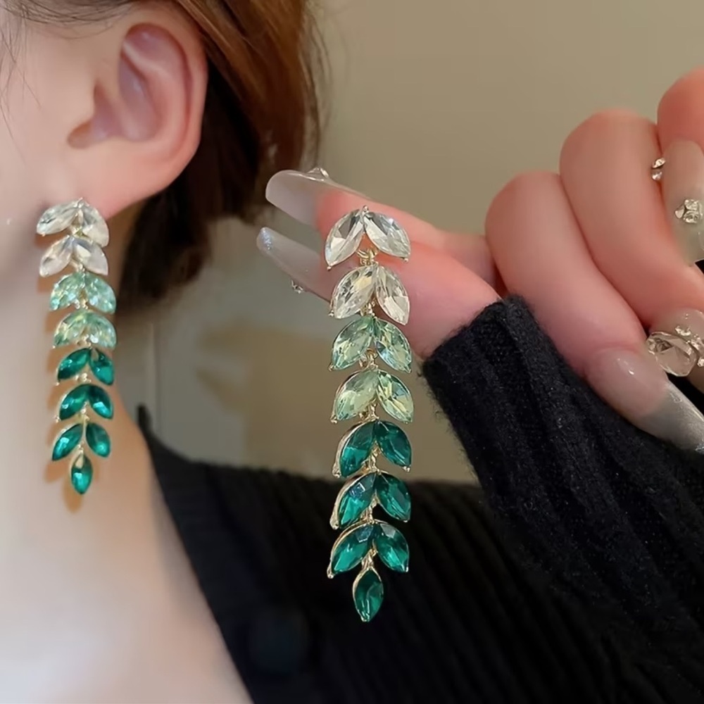 NEW! Elegant Green Leaf Drop Earrings. Luxury earrings 🍃 Holiday gift B1-46